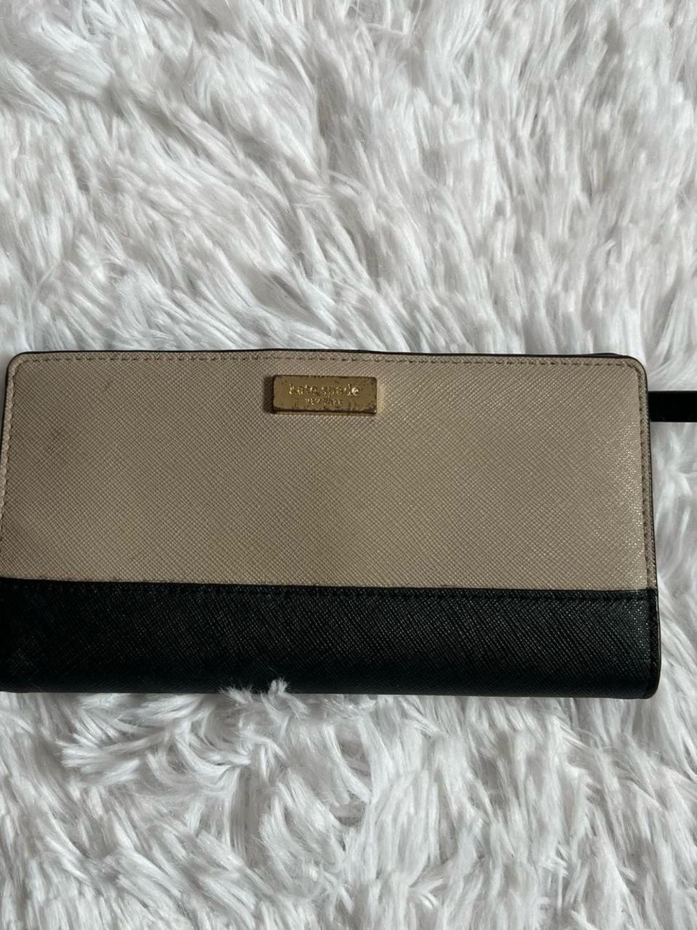 kate spade Two-Tone Zip Wallet — Beige and Black with Gold Plaque
